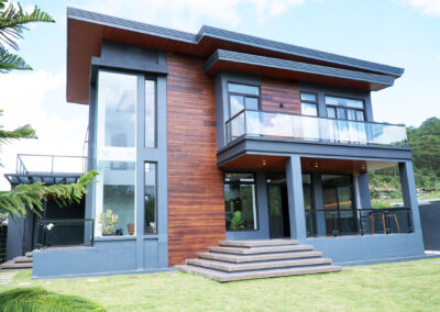 Arupong Modern Exterior